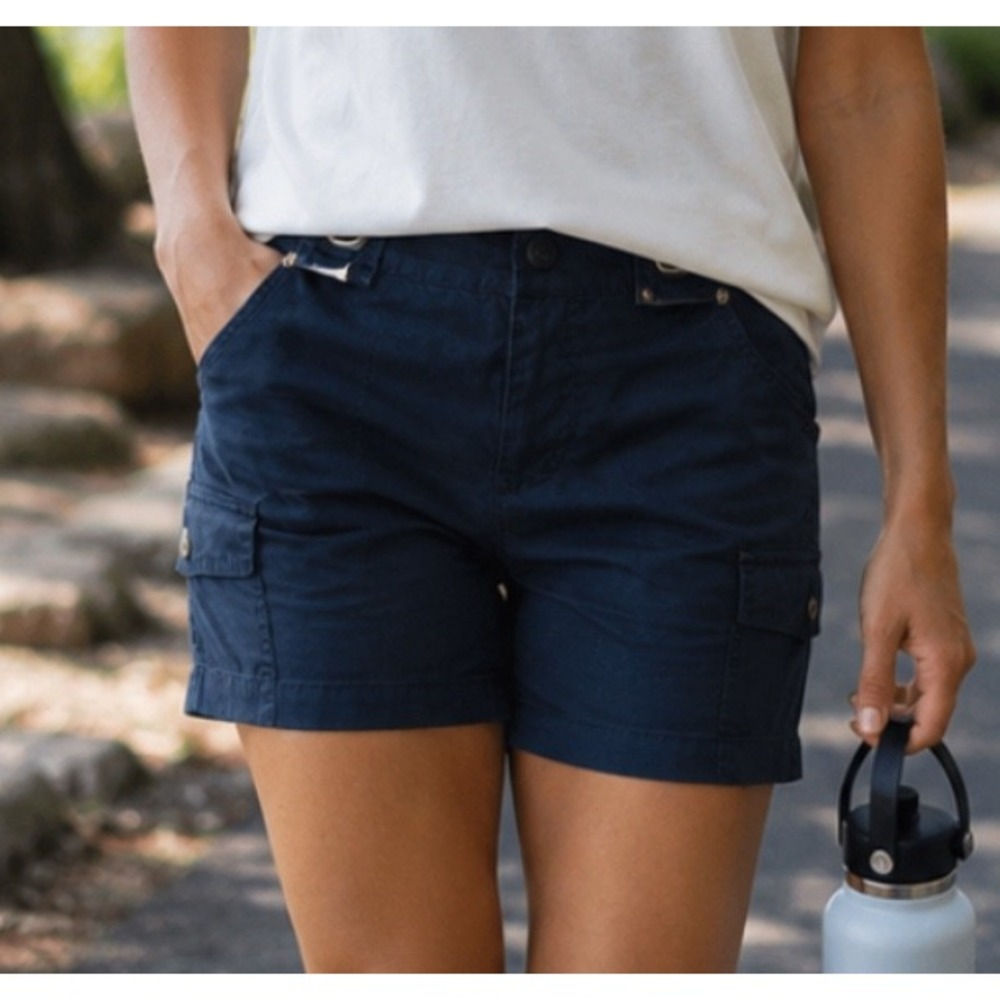 Athleta Blue Cotton Stretch Cargo Shorts Inner Drawstring 6 Pockets Womens 8 EUC